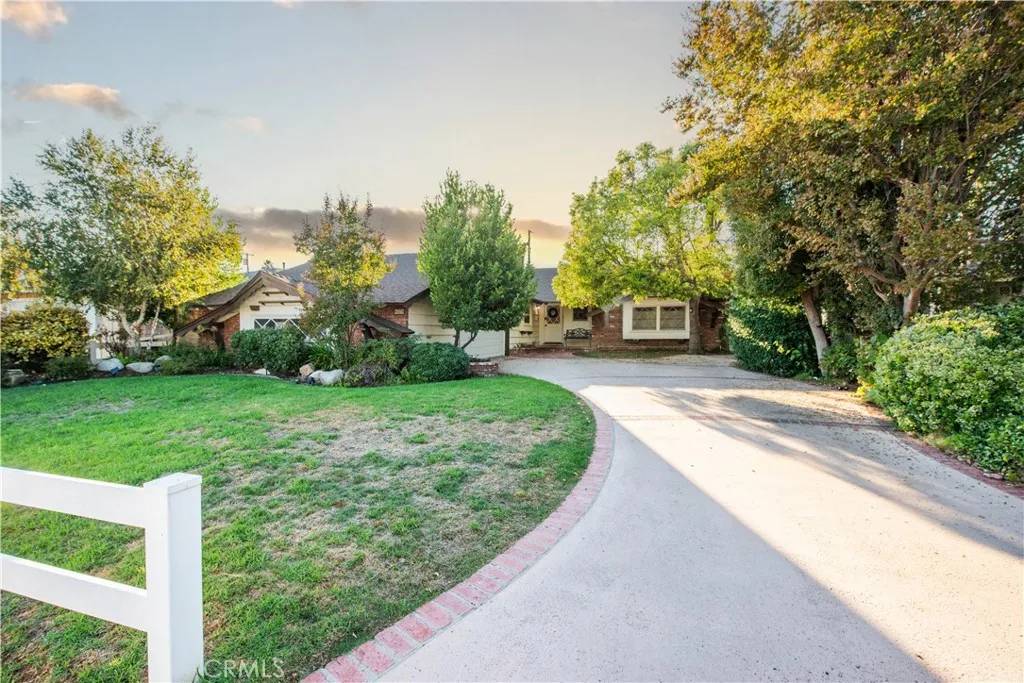 Northridge, CA 91324,8529 Tunney