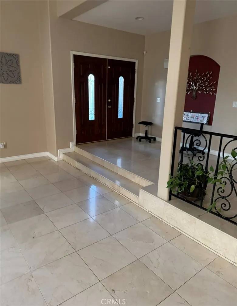 Northridge, CA 91325,10007 White Oak