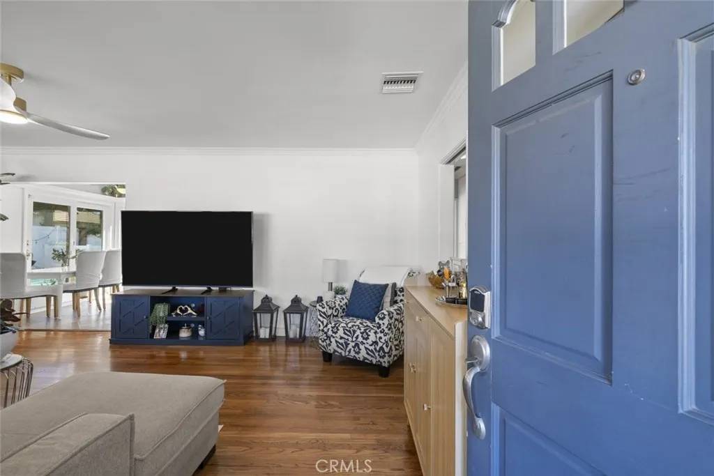 Granada Hills, CA 91344,11022 Zelzah Avenue