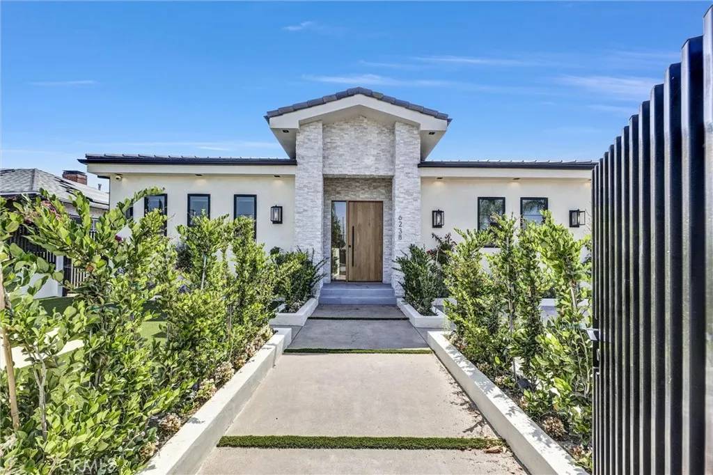 North Hollywood, CA 91606,6238 Babcock Avenue