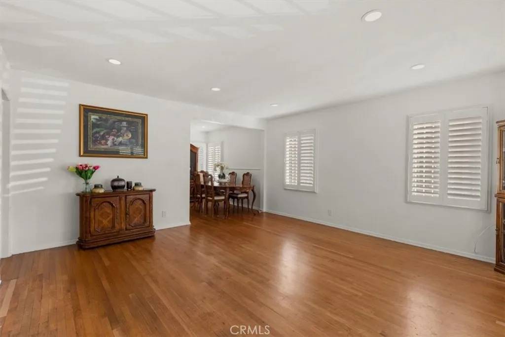 Compton, CA 90220,957 W Myrrh