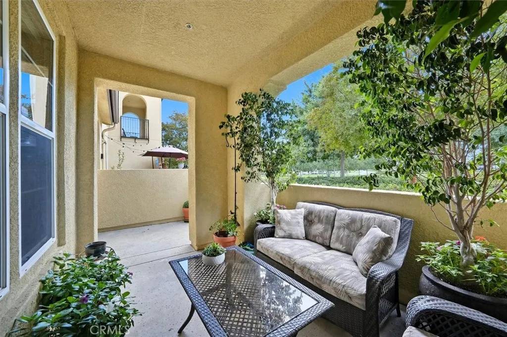 Valencia, CA 91354,28771 Calle De La Paz