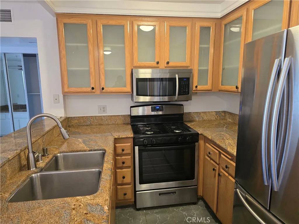 North Hollywood, CA 91601,5143 Bakman Avenue #408