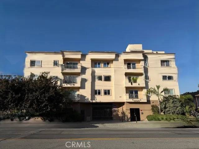 Van Nuys, CA 91405,13525 Vanowen Street #102