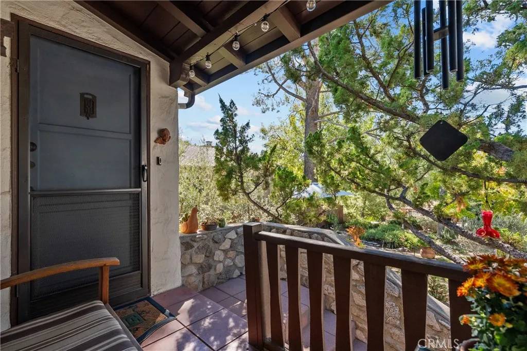 La Crescenta, CA 91214,3935 Vista Court
