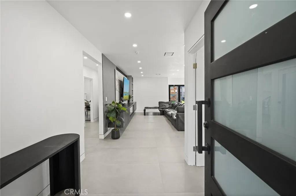 Chatsworth, CA 91311,10405 Lubao Avenue