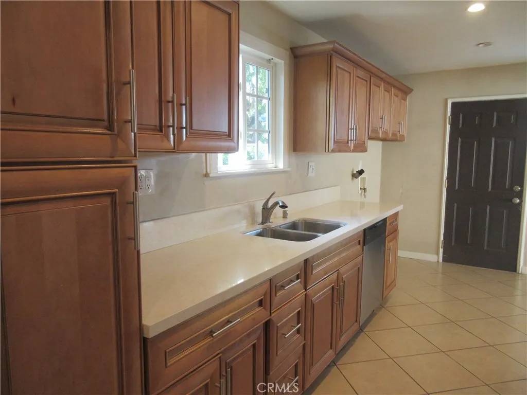 Granada Hills, CA 91344,11406 Woodley