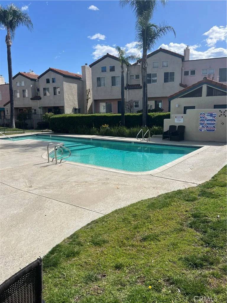 Sylmar, CA 91342,13901 Olive View Lane #25