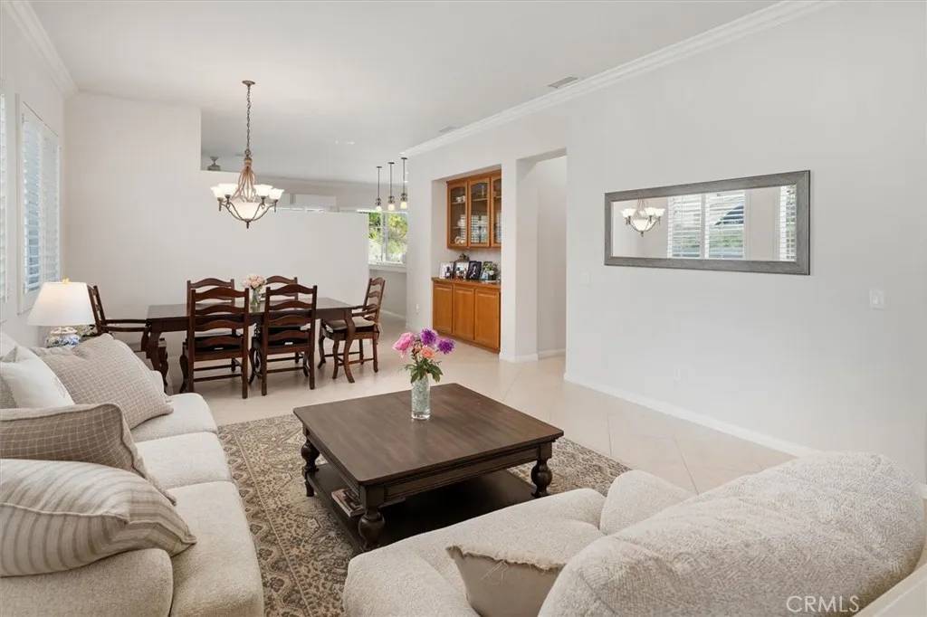 Saugus, CA 91390,22025 Lytle Court