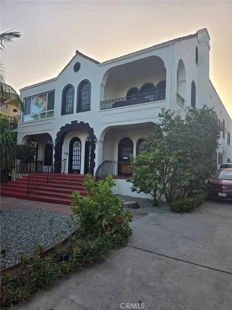 Hollywood, CA 90027,1731 Winona