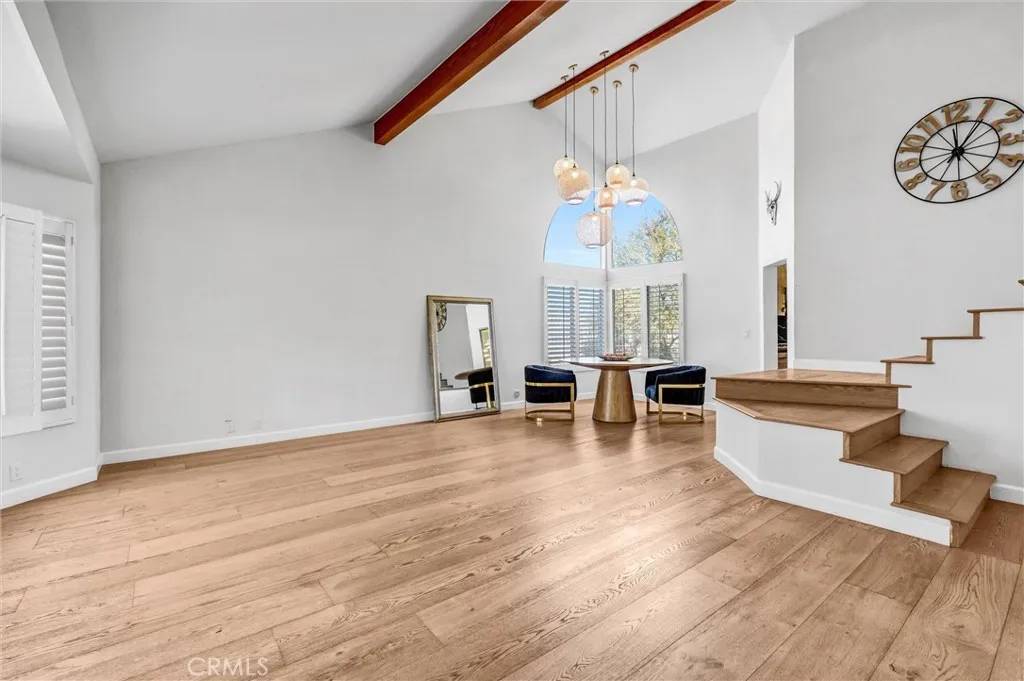 Saugus, CA 91390,22411 Holly Court