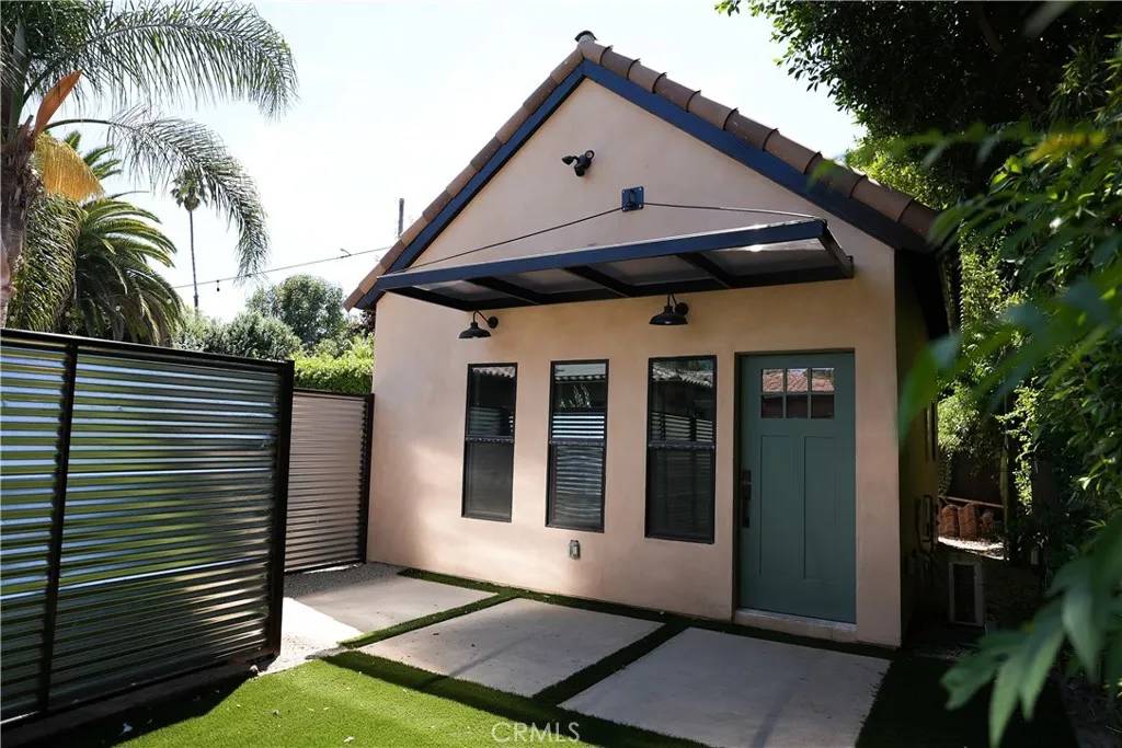 Tarzana, CA 91356,6009 Melvin Avenue