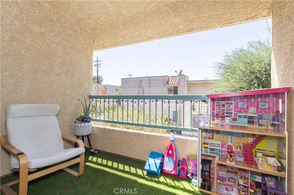 Tarzana, CA 91356,18307 Burbank