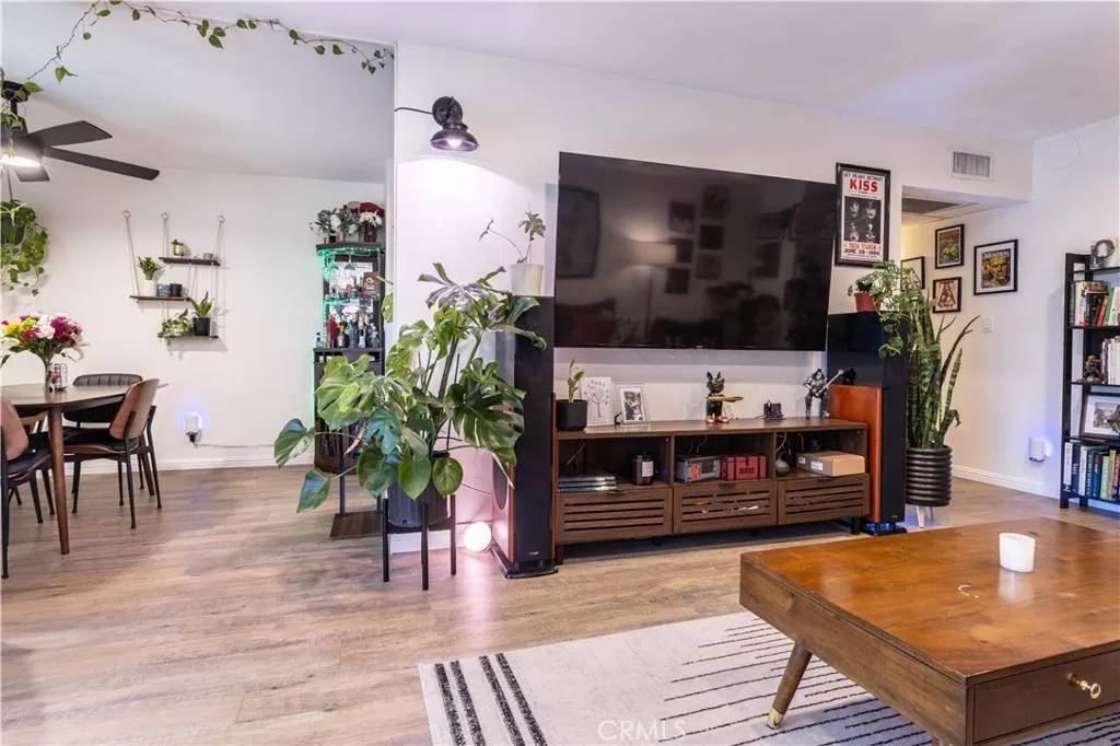 Tarzana, CA 91356,18307 Burbank