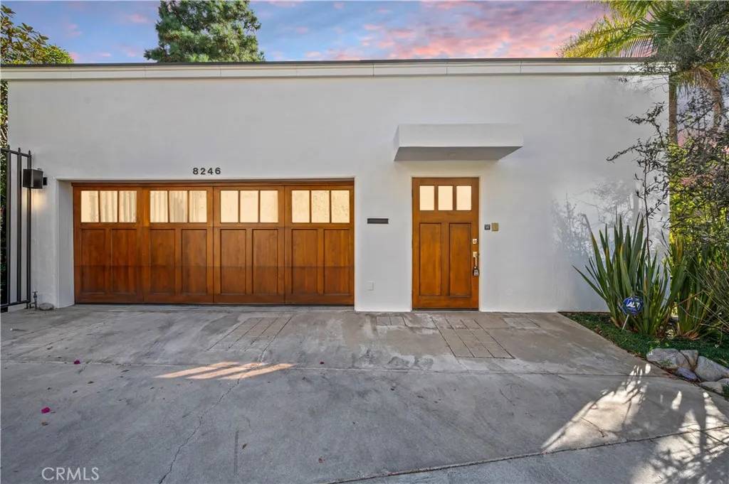 Los Angeles, CA 90069,8246 Woodshill Trail