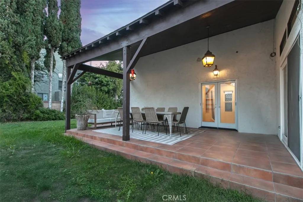 Valley Village, CA 91607,5229 Vantage