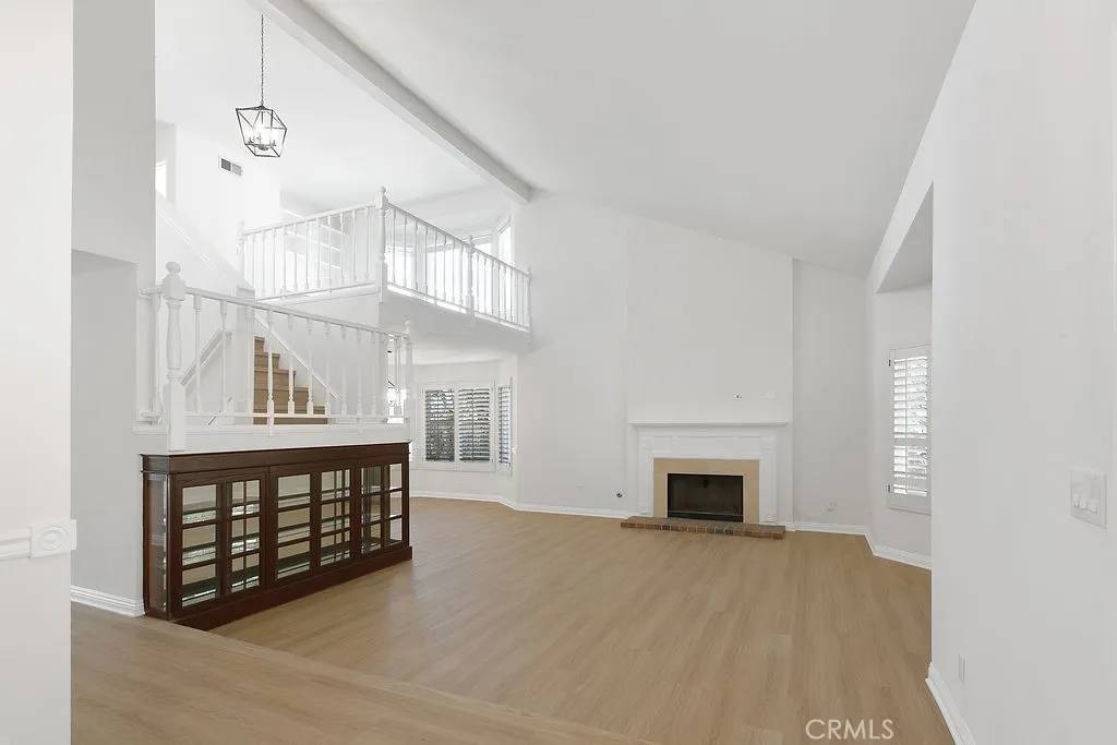 Agoura Hills, CA 91301,29950 Rolling Ridge