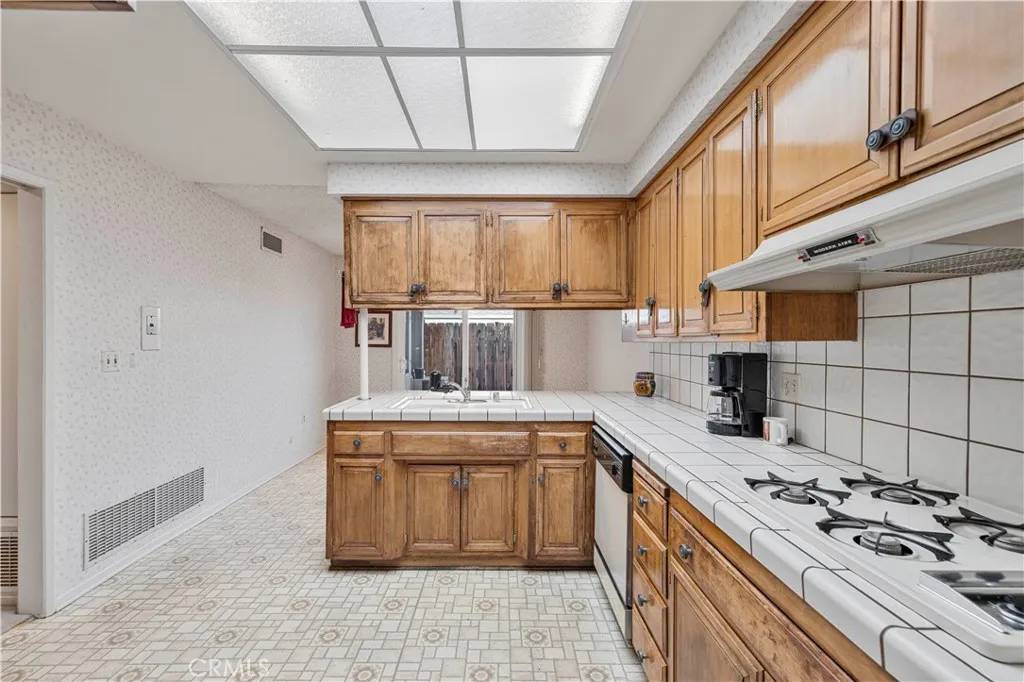 Newhall, CA 91321,26838 Avenue Of The Oaks #C