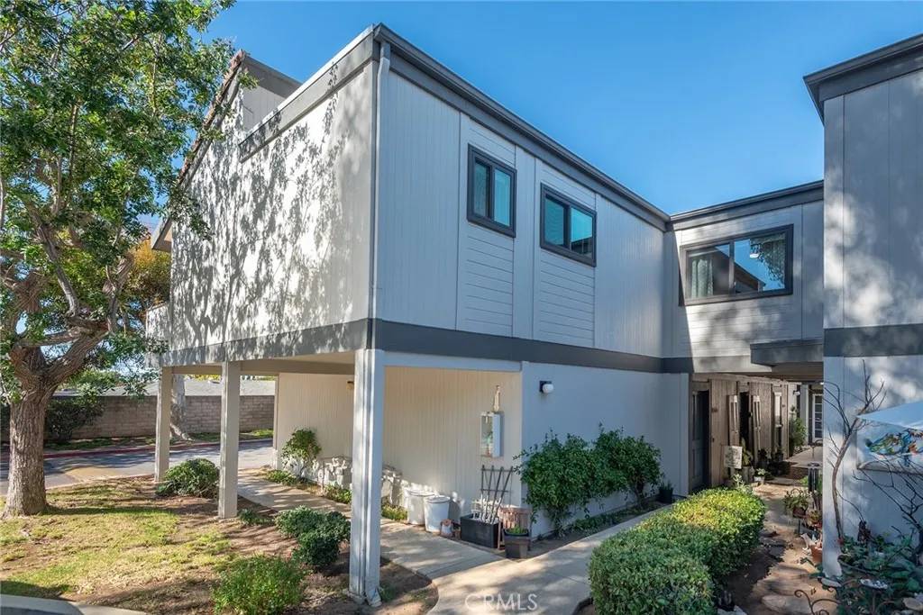 Simi Valley, CA 93063,6458 Twin Circle Lane 3