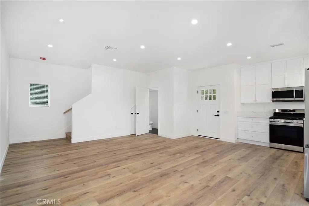 Newbury Park, CA 91320,209 Canyon Road