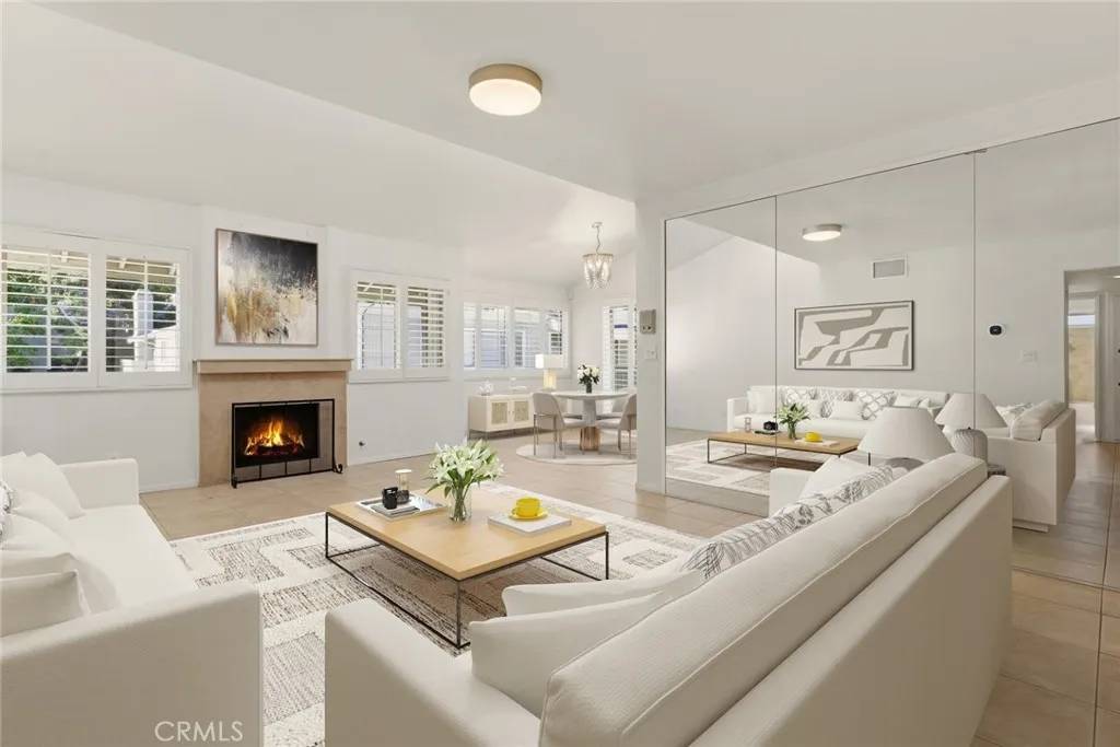 Woodland Hills, CA 91367,22117 Burbank Boulevard #7