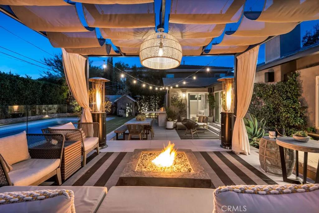 Sherman Oaks, CA 91423,4716 Tyrone