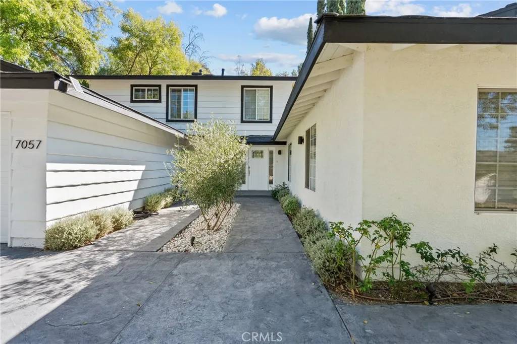 West Hills, CA 91307,7057 Middlesbury Ridge