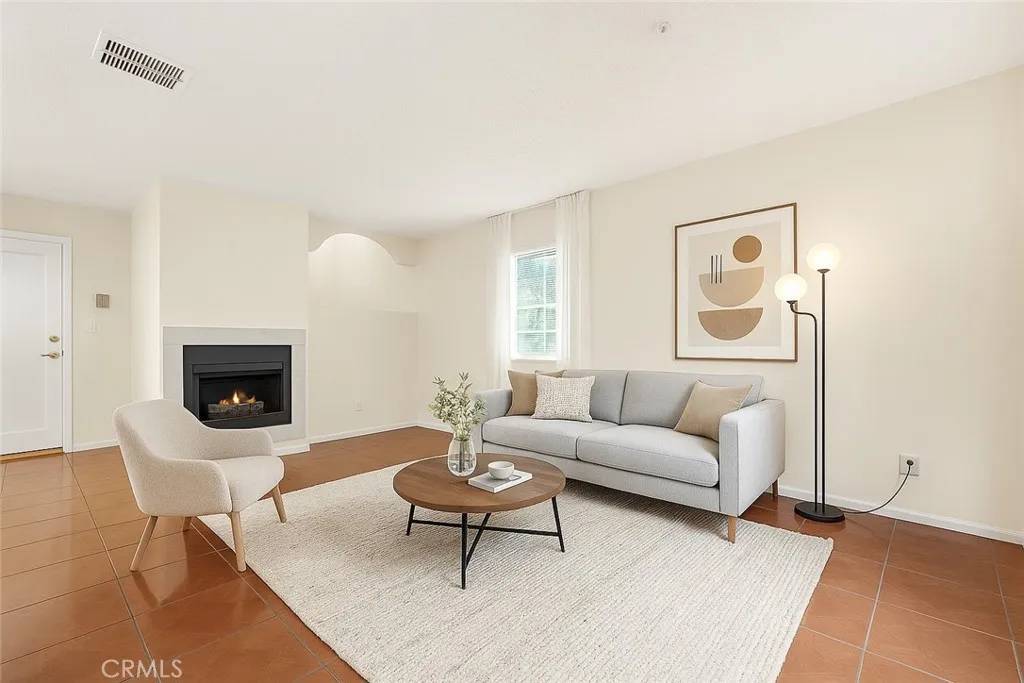 North Hills, CA 91343,15044 Nordhoff #1