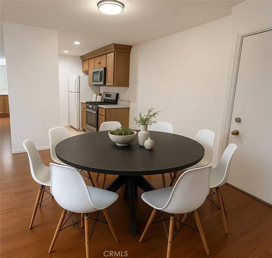 Encino, CA 91316,5460 White Oak Avenue #J206