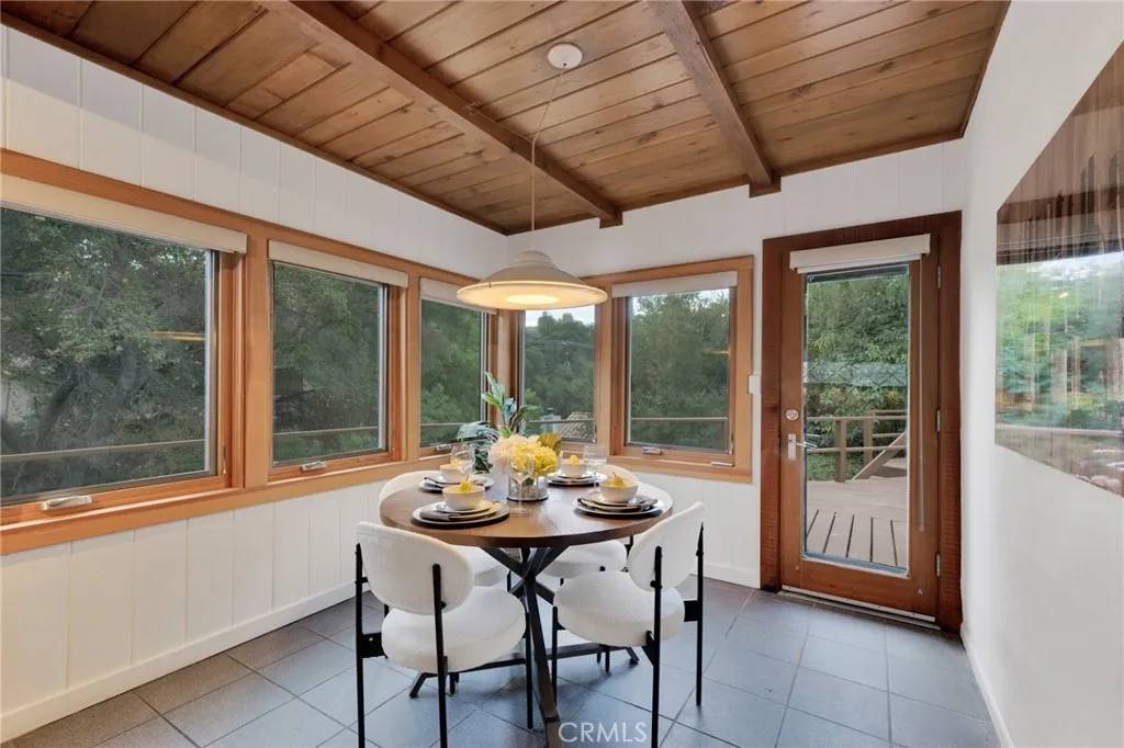 Woodland Hills, CA 91364,4351 Saltillo