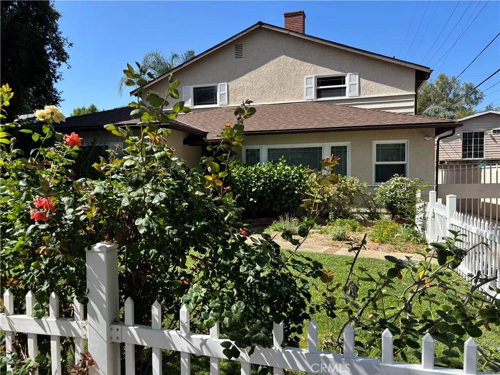 Woodland Hills, CA 91364,21327 De La Osa Street