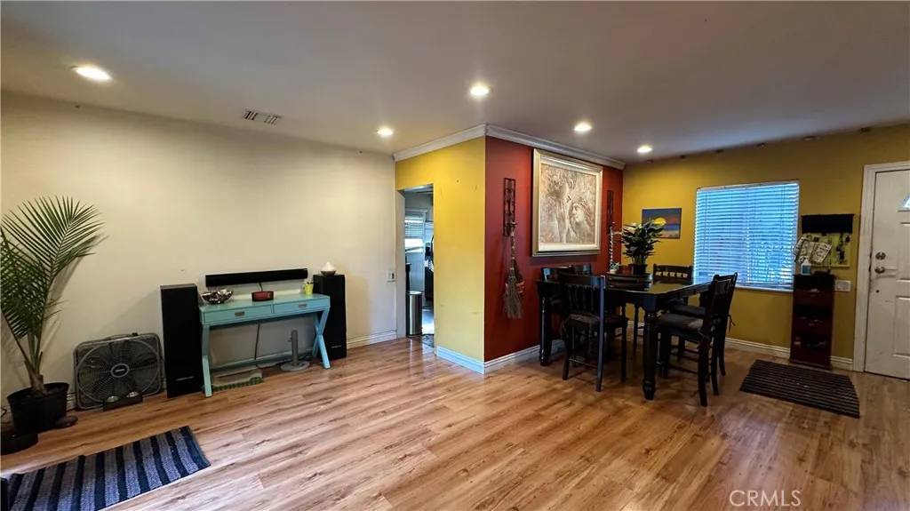 Northridge, CA 91324,19144 Schoenborn