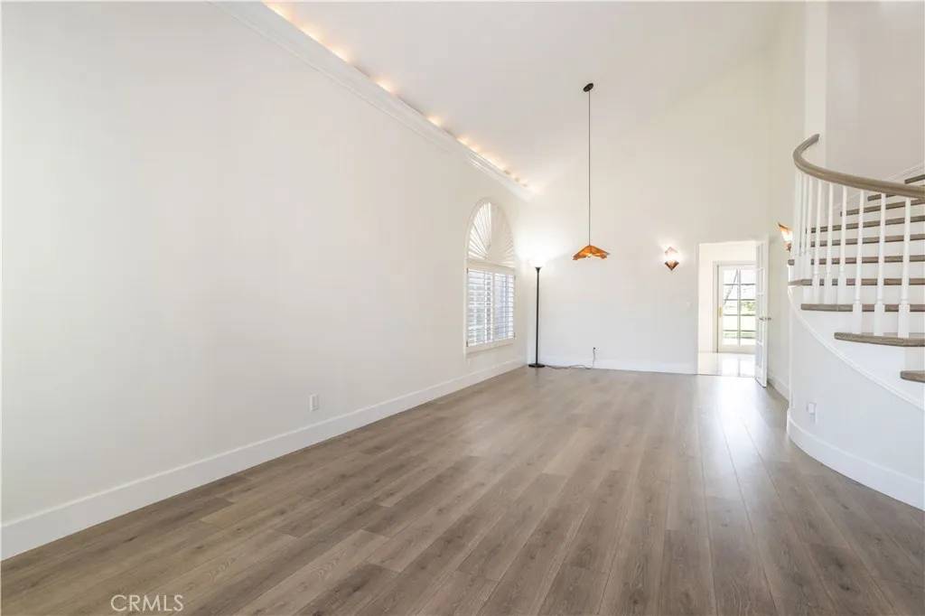 Porter Ranch, CA 91326,12051 Falcon Crest Way