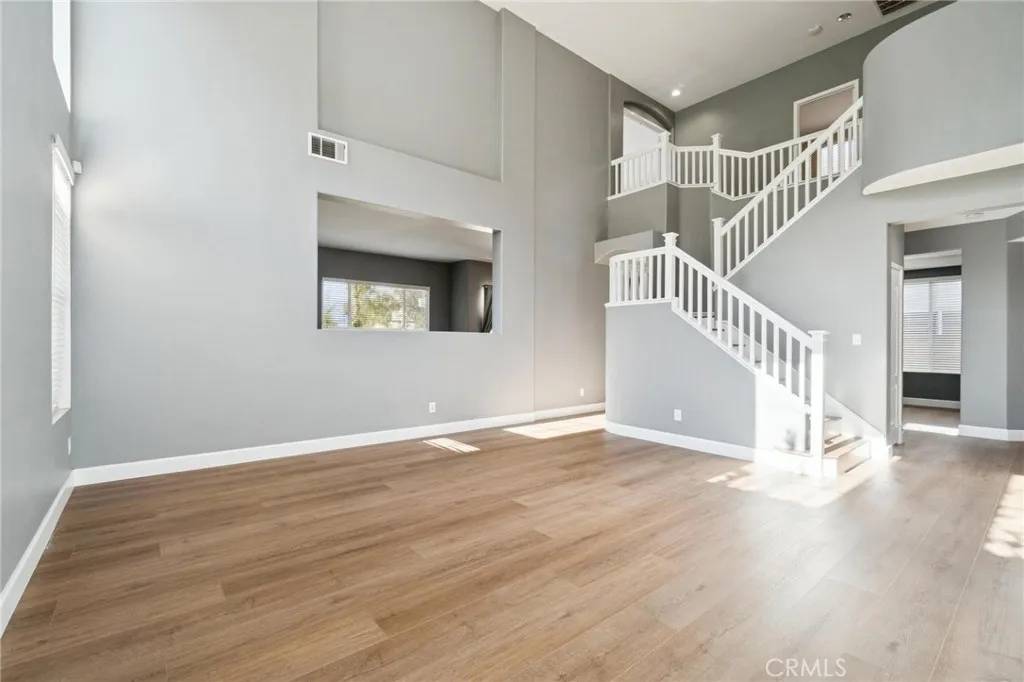 Valencia, CA 91354,27823 Coldsprings