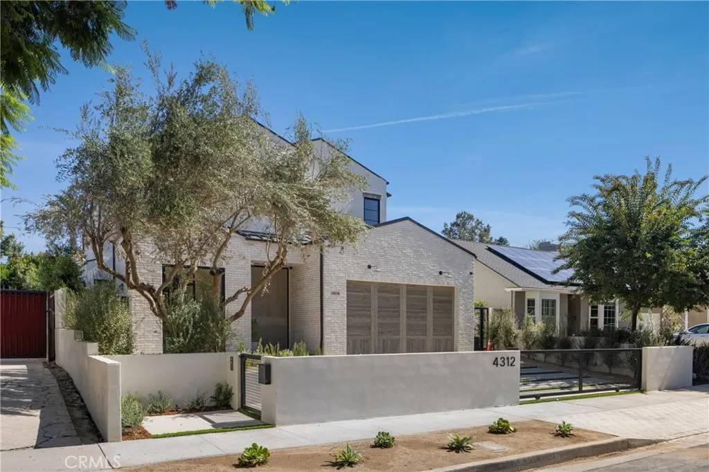 Studio City, CA 91604,4312 Camellia