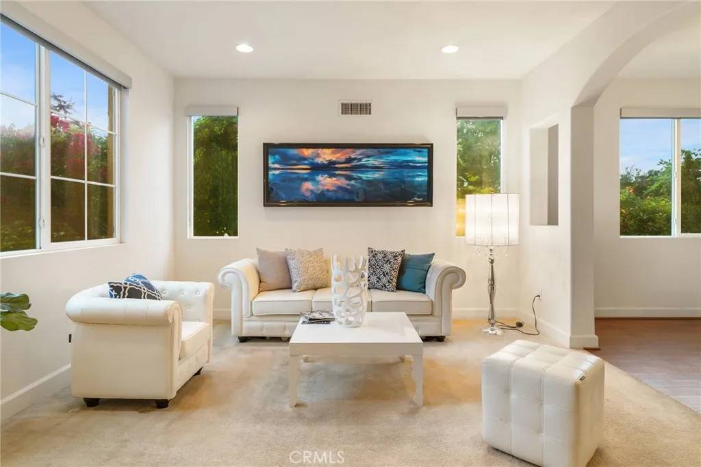 Tarzana, CA 91335,18141 Topham Street