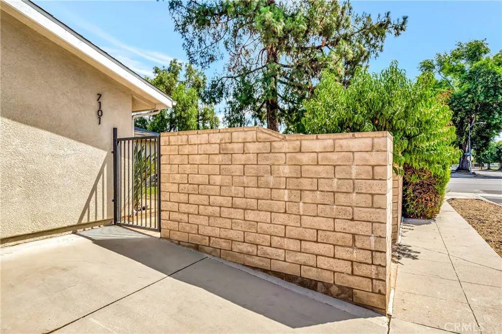 West Hills, CA 91307,7101 Fallbrook Avenue