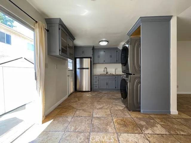 Northridge, CA 91325,17135 Roscoe Blvd #4