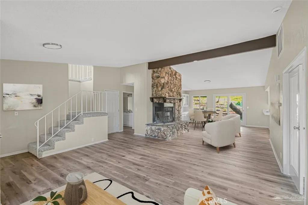 Tehachapi, CA 93561,30617 Buckskin