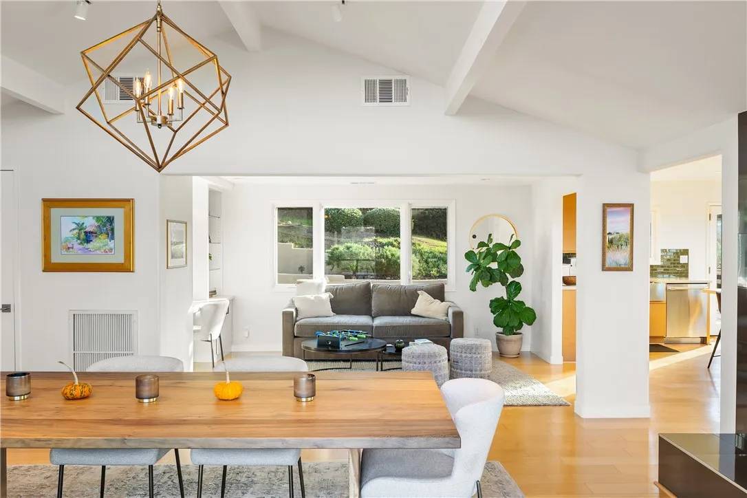 Calabasas, CA 91302,23722 Summit