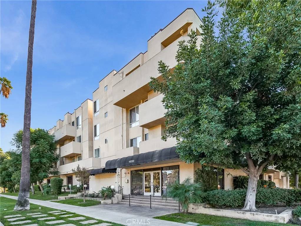 Reseda, CA 91335,19350 Sherman Way #124