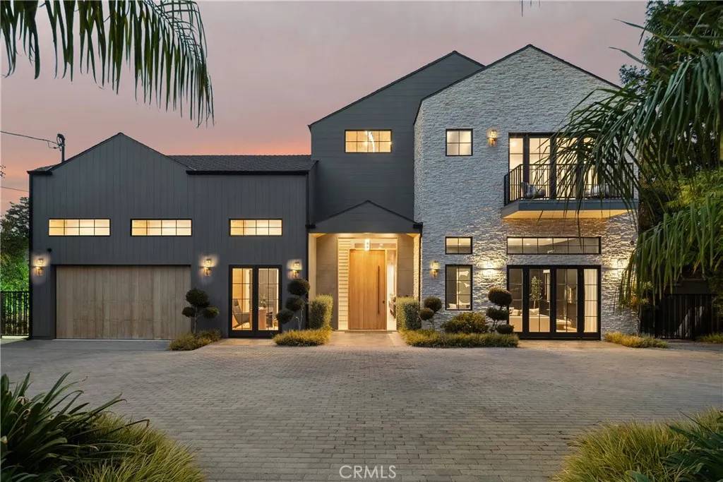 Woodland Hills, CA 91364,20511 Wells Drive