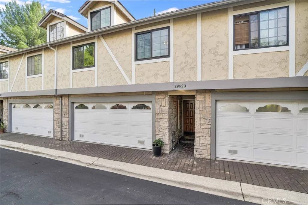 Agoura Hills, CA 91301,29623 Strawberry Hill #1