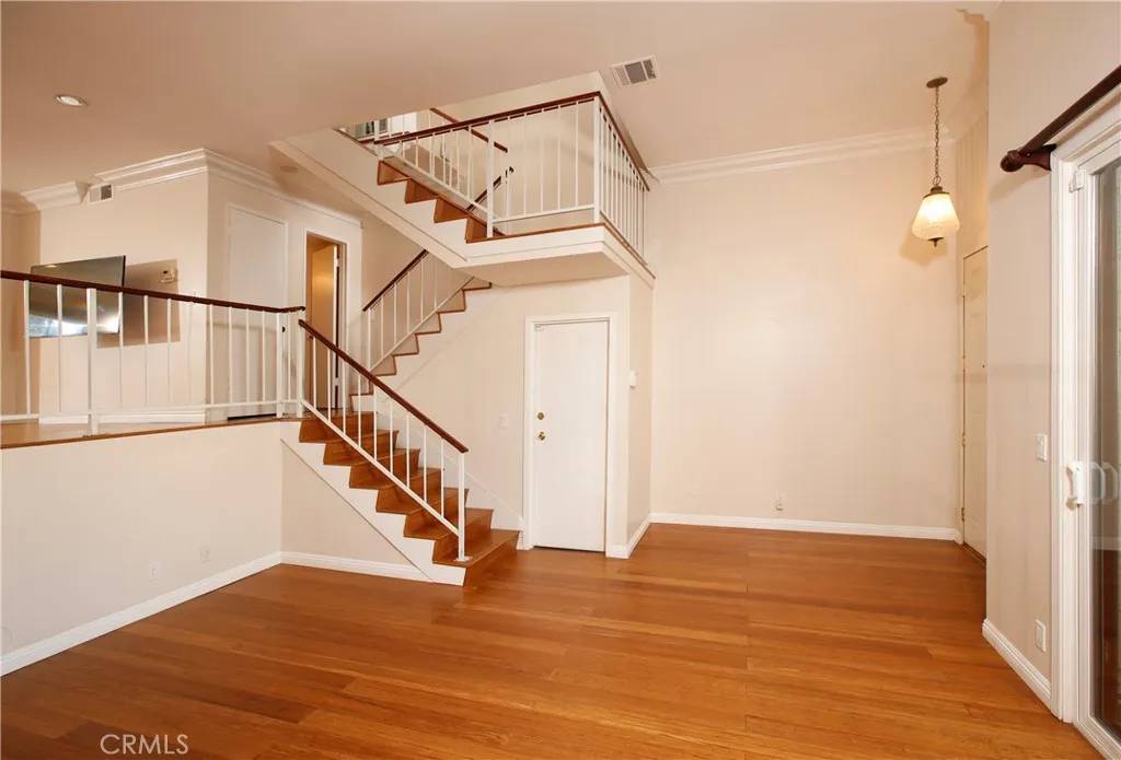 Burbank, CA 91506,400 W Riverside Drive #2