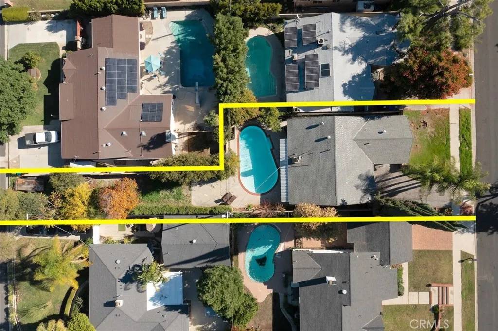 Woodland Hills, CA 91367,22727 Collins