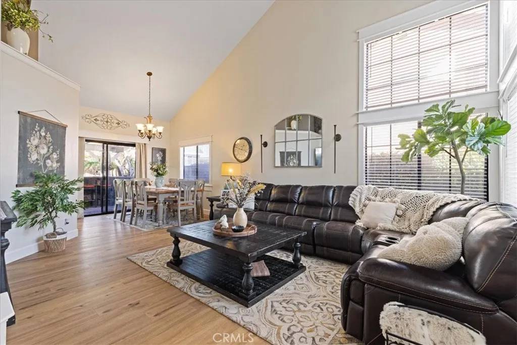 Castaic, CA 91384,28697 Cloverleaf Place