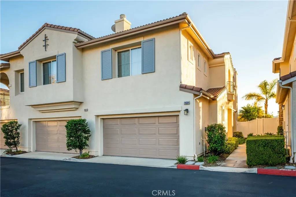 Valencia, CA 91355,24332 Lorenzo