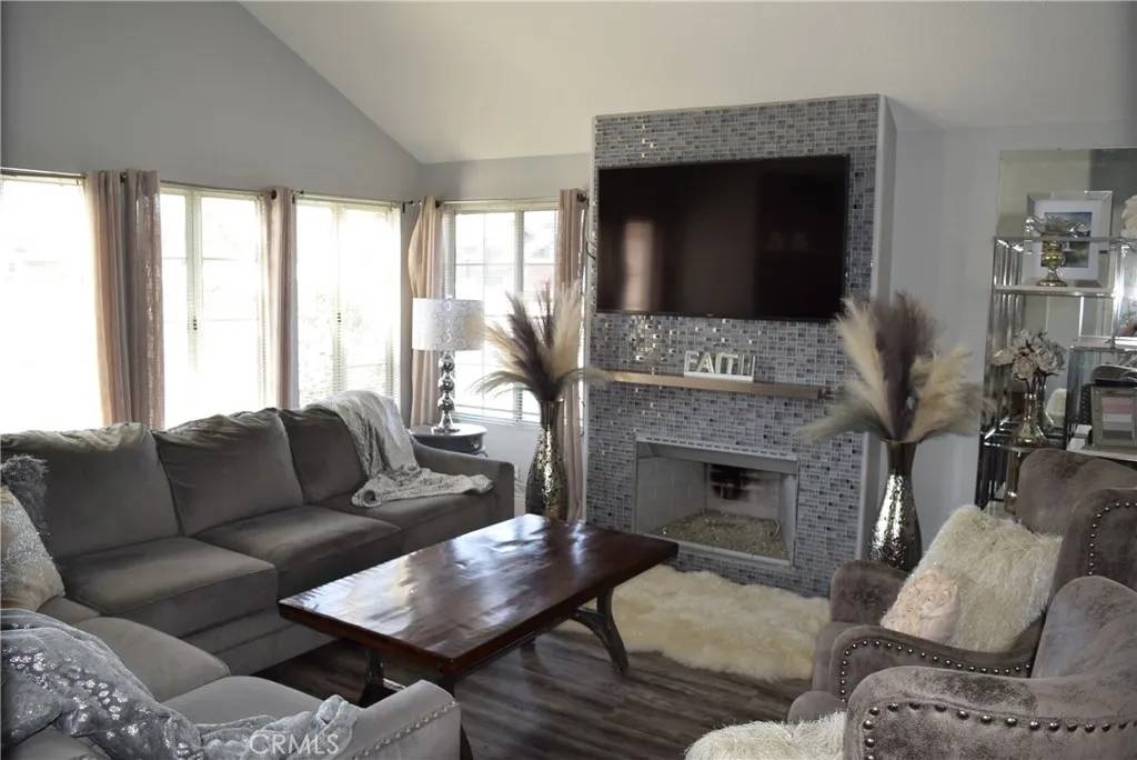 Murrieta, CA 92562,40010 Festival Road