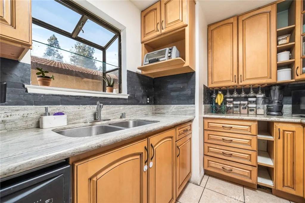 Rialto, CA 92376,150 E Merrill Avenue