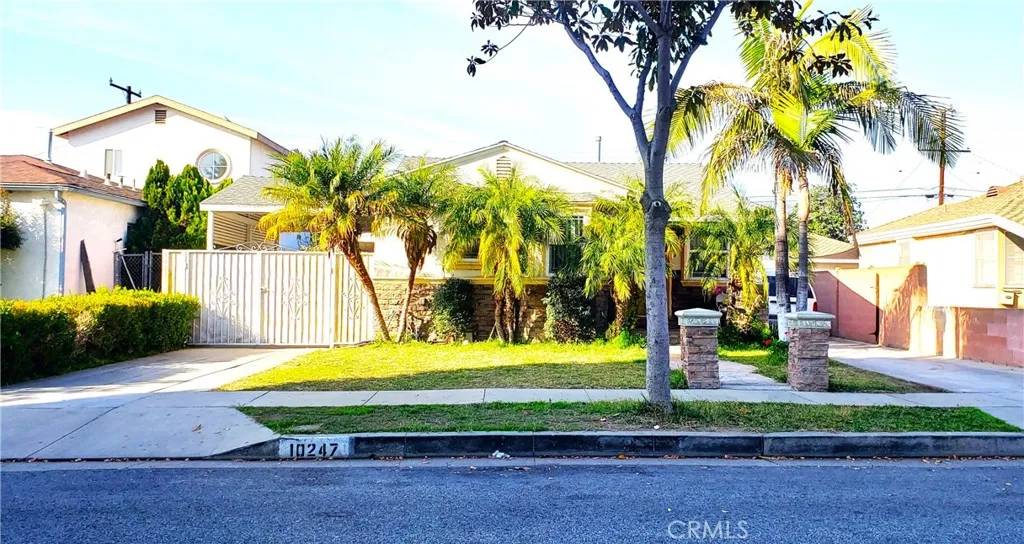 South Gate, CA 90280,10247 Bowman Avenue
